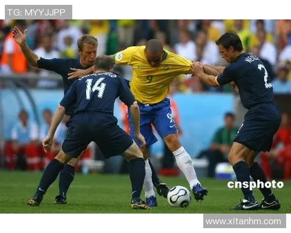 足球五大球星全面解说带你认识当今足坛最具影响力的传奇人物 足球五大球星全面解说带你认识当今足坛最具影响力的传奇人物